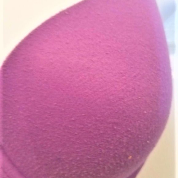 Purple / Raspberry Victoria's secret Body by Victoria lined demi bra - Picture 3 of 4